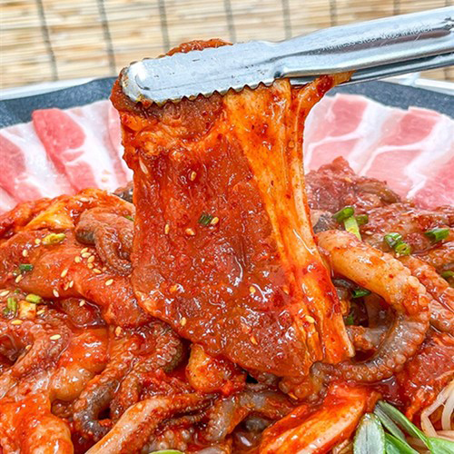 매콤 쭈꾸미 국내산 제주 흑돼지볶음 